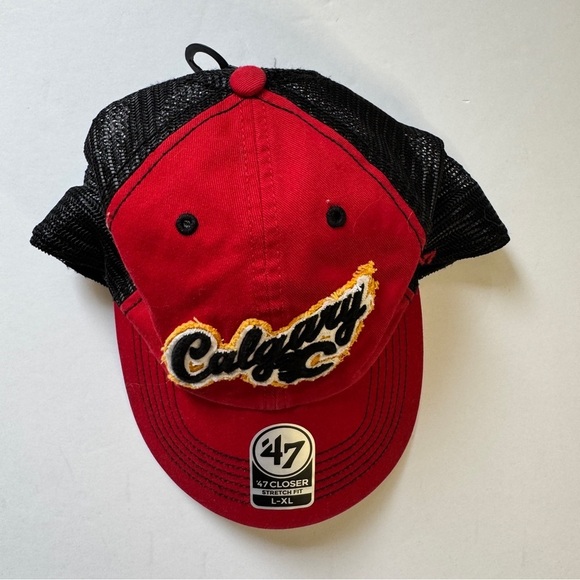 NWOT Calgary Flames NHL Baseball Cap Hat 47 Stretch Fit Black Red Sz L-XL - Picture 2 of 11